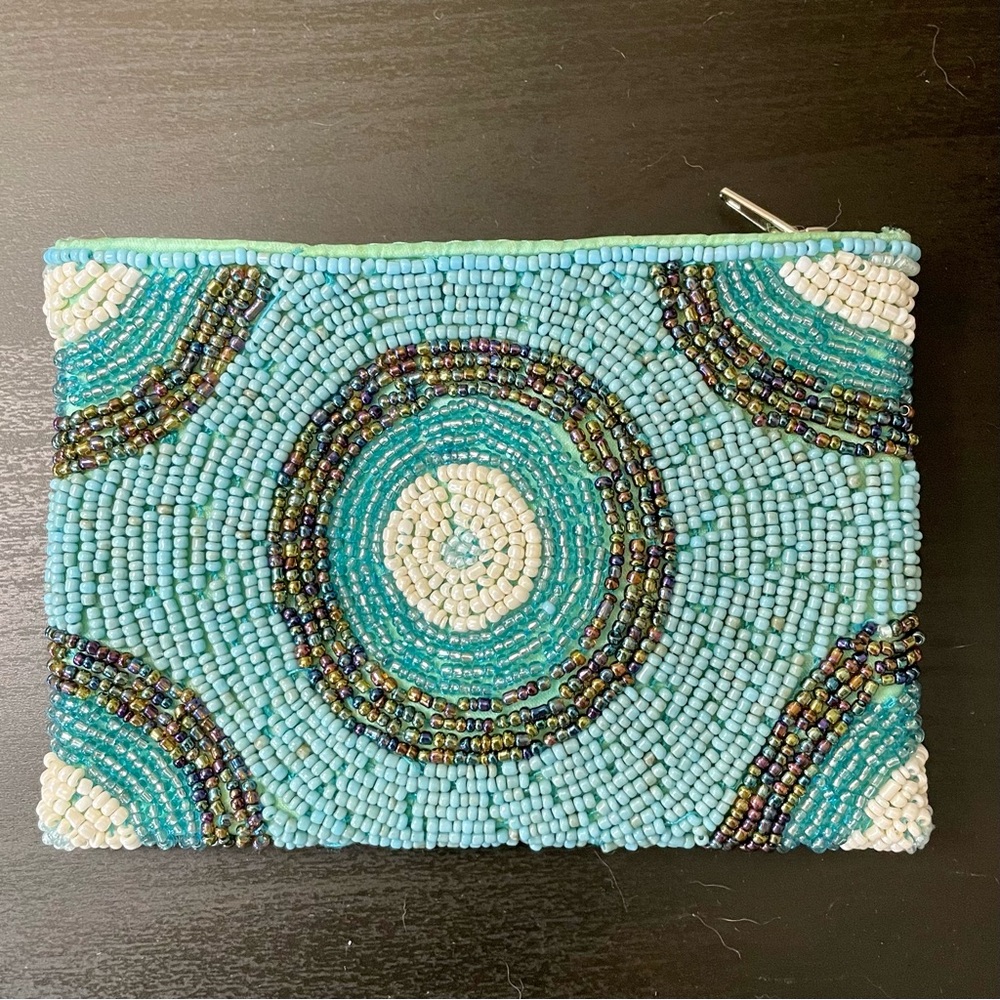 ARTISAN : Beaded Zippered Wallet